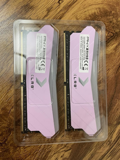 點我看大圖 開箱評測 XLR8 RGB DDR4 3600MHz 8GBX2