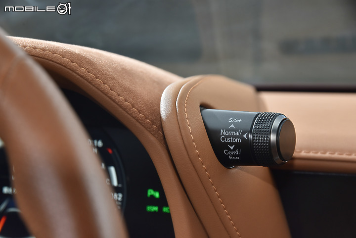 Lexus LC 500 Convertible試駕|極其優雅卻又充滿動感魅力!