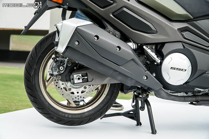 【採訪】導入 TCS 還配電動風鏡！KYMCO 超級跑旅 AK550 大改款 AK550 ST 正式發表！三輪重機 CV3 同場展出！