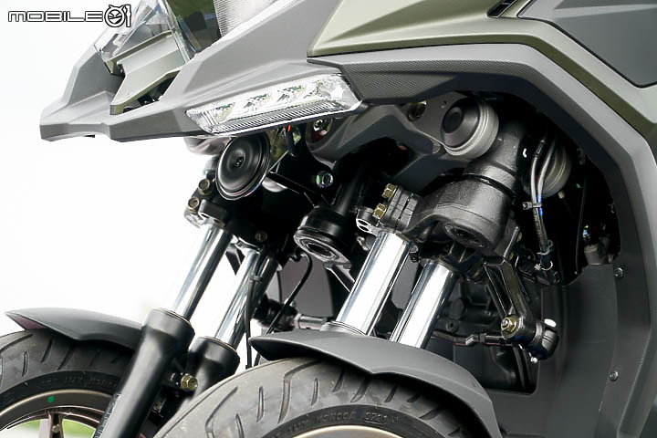 【採訪】導入 TCS 還配電動風鏡！KYMCO 超級跑旅 AK550 大改款 AK550 ST 正式發表！三輪重機 CV3 同場展出！