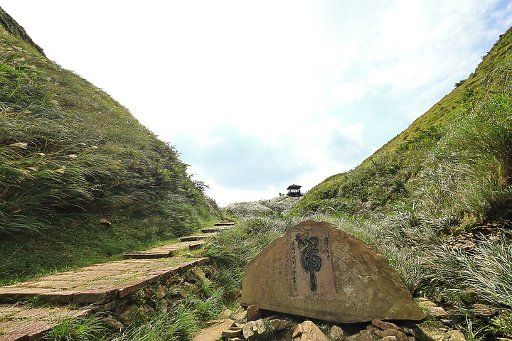 (映像分享) 極輕、超廣、輕鬆玩in草嶺古道 feat. RF16mm f/2.8 STM & 柯式野生活