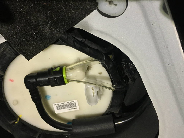 2016 Mazda 3 6萬 DIY 更換燃油濾蕊