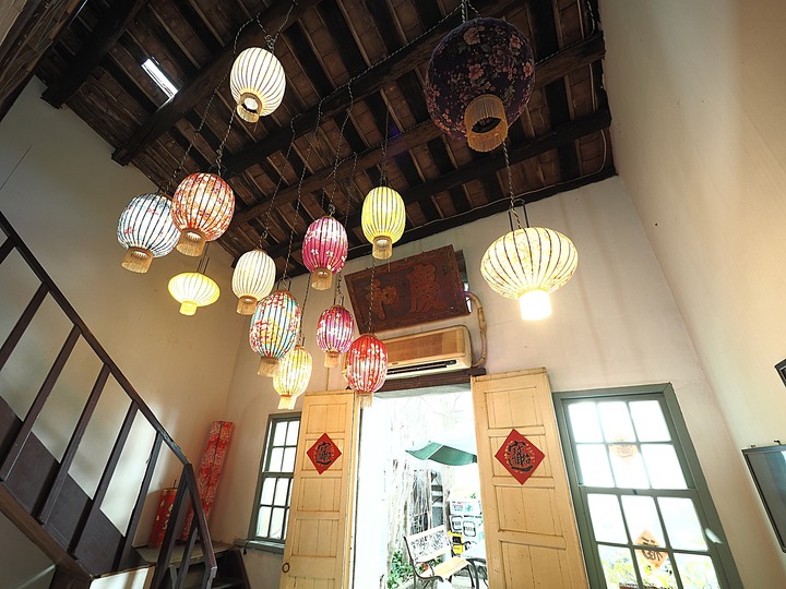 新埔 味衛佳柿餅觀光農場|桂花園人文餐館|新埔老街散策〔劉氏家廟、新埔潘屋、螃蟹穴洗衫窟、朱氏家廟〕