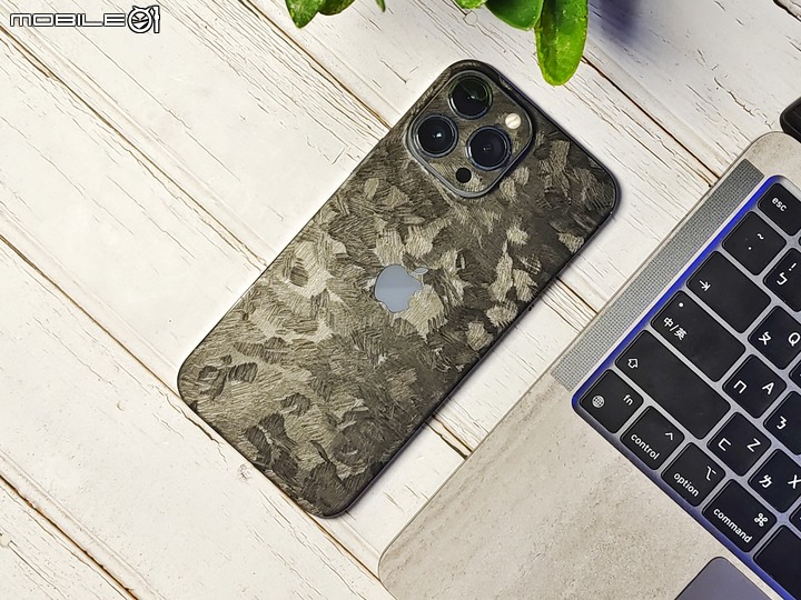 手機包膜不求人，GoatFilm 機膚 iPhone 13 Pro Max DIY 包膜教學