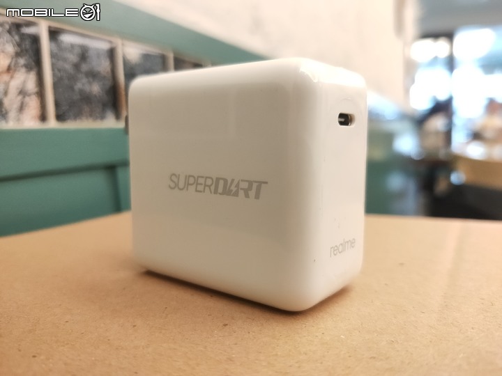 [開箱] 年末CP話題機試玩，Realme GT Neo2 務實好機