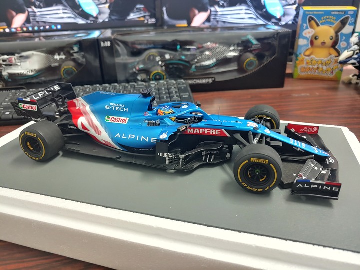 [開箱]1/18 SPARK ALPINE F1  TEAM  A521 FERNANDO ALONSO 2021