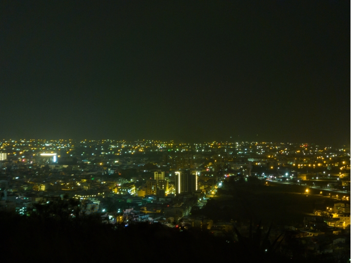 Sony 5II 拍夜景有時候會有光圈