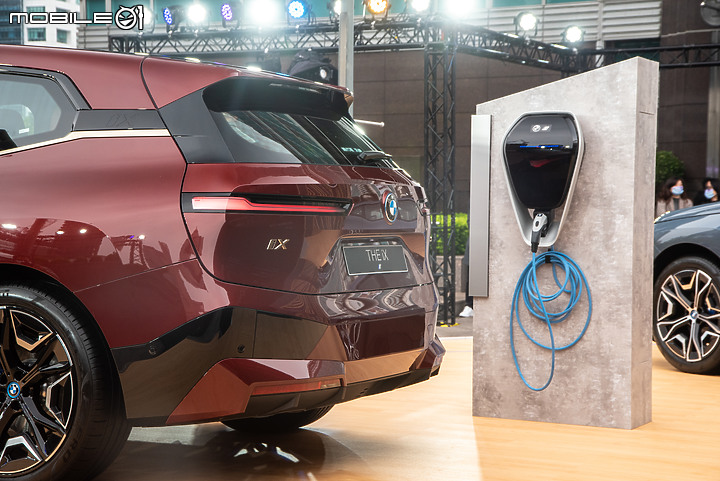 【採訪】BMW全新電動休旅iX正式發表,雙車型劃分自320萬元起!