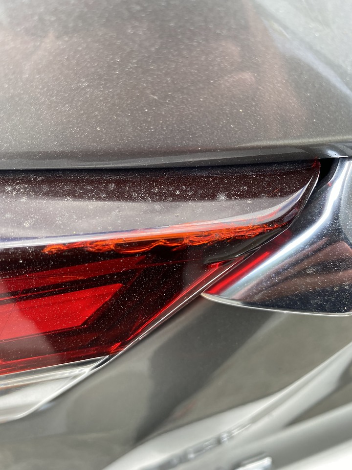 Lexus RX300 一年車~燈殼內部龜裂?質變?