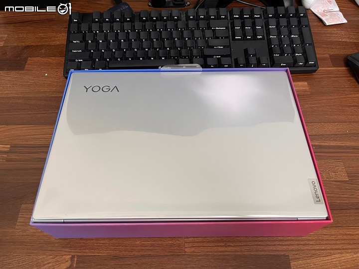 點我看大圖 簡單開箱、心得 Lenovo YOGA Slim 7 Carbon 14 AMD款