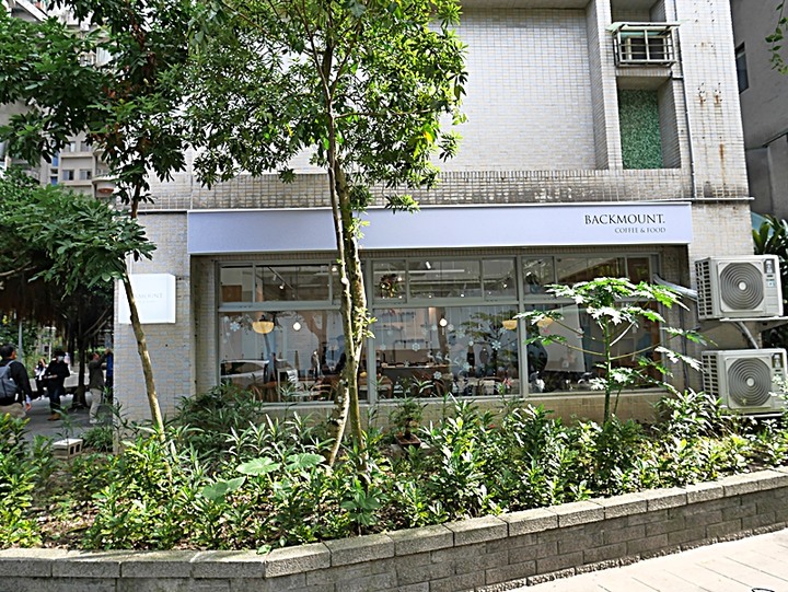 Mio MiVue™ 887 — 4K高畫質與安全六合一之實戰體驗分享，外掛基隆太平青鳥與誠品快閃店輕旅行！