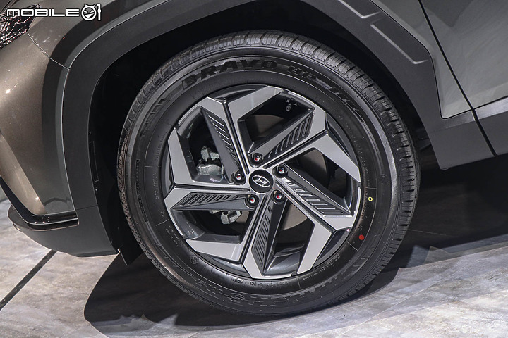 【採訪】較預售再降2萬!大改款Hyundai Tucson L雙車型97.9萬元起正式發表!