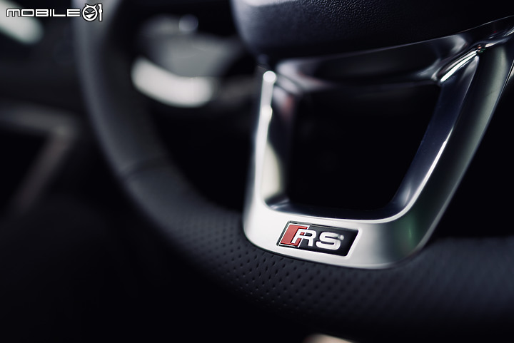 實車照片分享 2022年式 Audi RS Q3 金屬冰川白 Glacier white