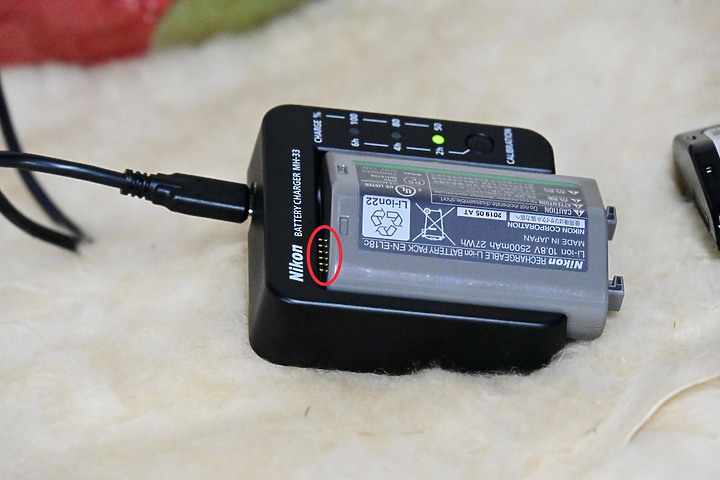 點我看大圖 Z9充電器無法充D6(D5)使用的舊款電池,是否誤傳?可以正常充電。