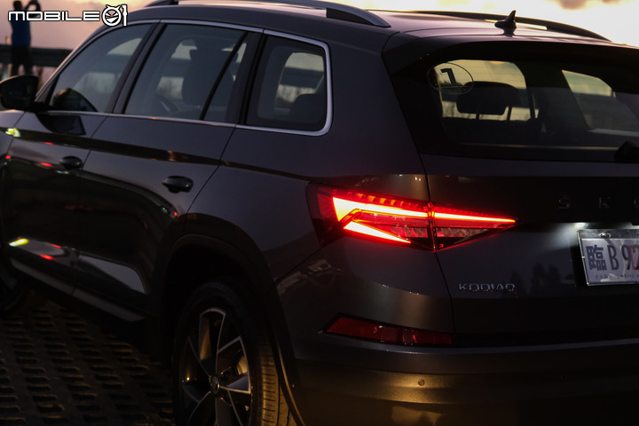 Škoda 小改款 Kodiaq 2.0TSI 4x4試駕|質感與科技再進化,熱賣實力不容小覷!