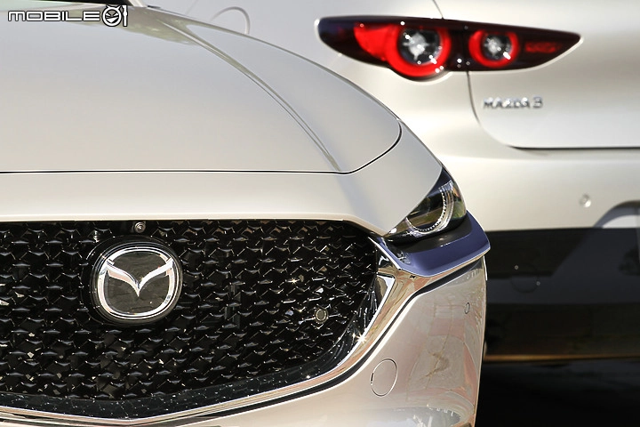 Mazda 3 Cx 30新年式雙車型試駕 戰力補強 新色張揚同級對手得提防提防 Mobile01