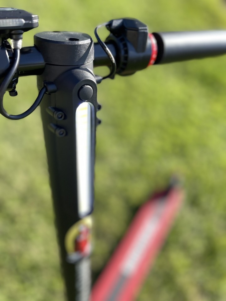 【BIRDYEDGE 電動滑板車選購建議 】2萬 ?! 不用真的嗎 !!!這款MIT CP值超高，最高30KM，雙避震，剎車。