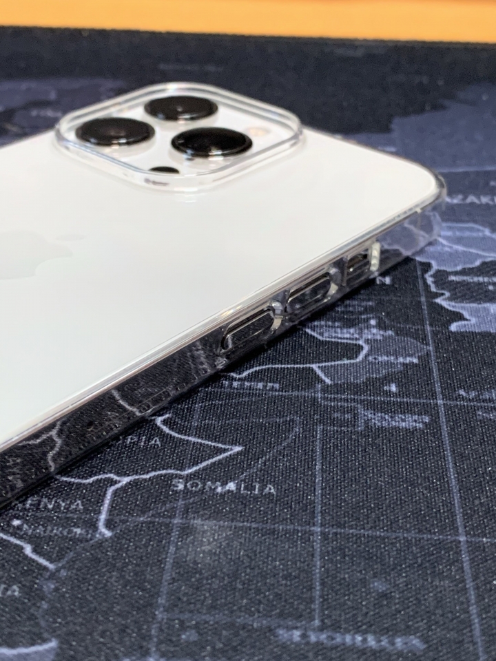 IPhone 13 Pro Air Jacket/Caudabe 透明殼心得分享