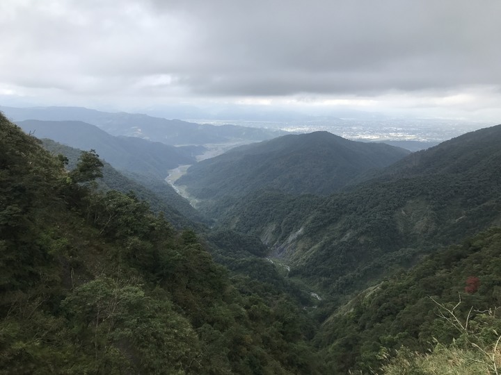 小雲豹→輕易完成的野溪溫泉瀑布SPA♨️