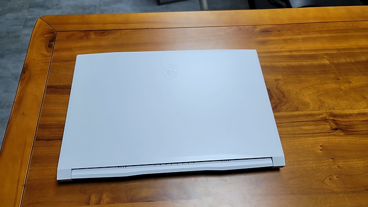 MSI Sword 17開箱 我的大螢幕美型工作機