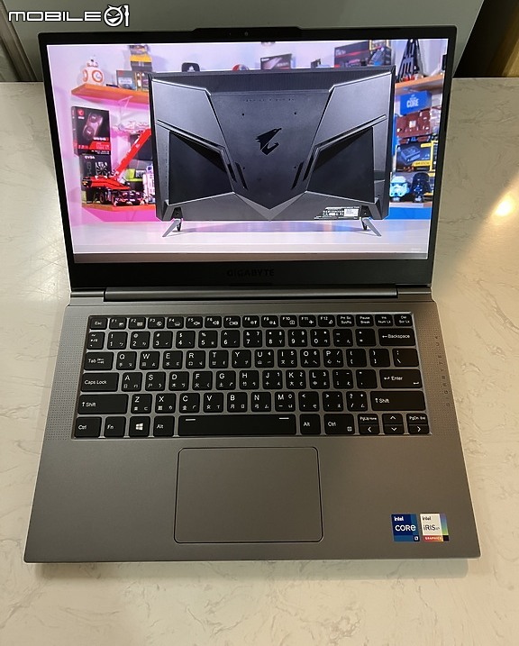 點我看大圖 GIGABYTE 技嘉 U4 UD 輕薄1公斤處女作 Ultrabook 開箱
