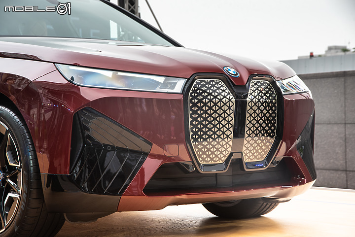 【採訪】BMW全新電動休旅iX正式發表,雙車型劃分自320萬元起!