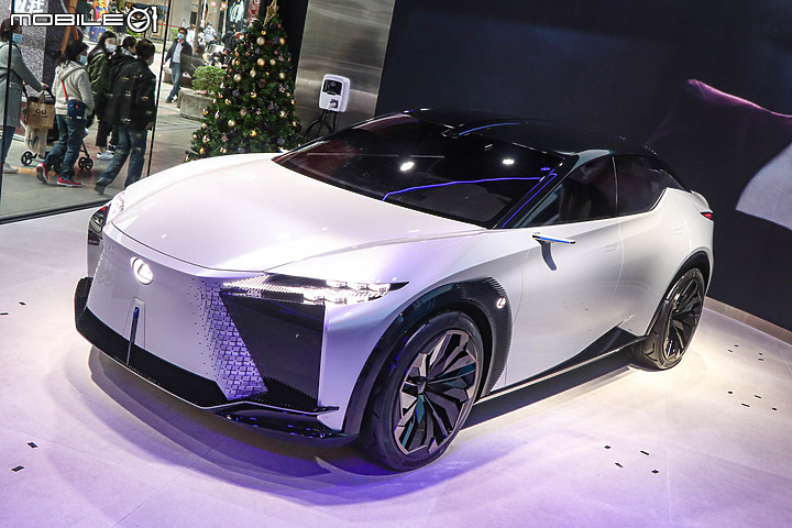 【賞車實拍】Lexus LF-Z概念車近距離直擊，預覽品牌電動車的未來樣貌！