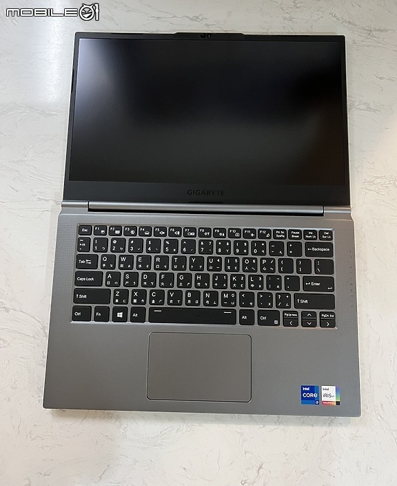 點我看大圖 GIGABYTE 技嘉 U4 UD 輕薄1公斤處女作 Ultrabook 開箱
