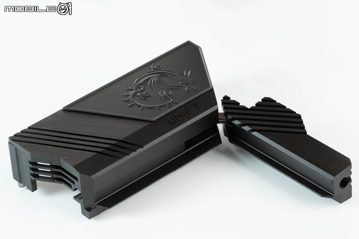 MSI MEG Z690 Unify 主機板效能實測 以黑化低調設計隱藏高階實力