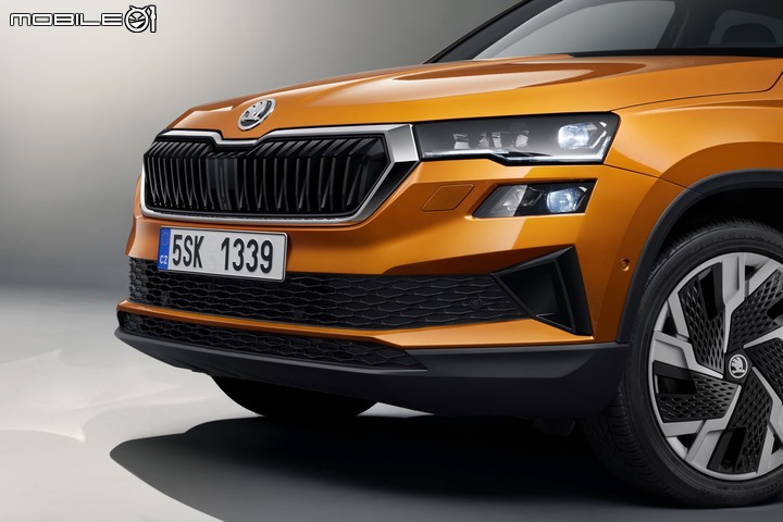【海外新訊】Skoda Karoq小改款正式登場,外觀微整、導入矩陣式LED大燈!