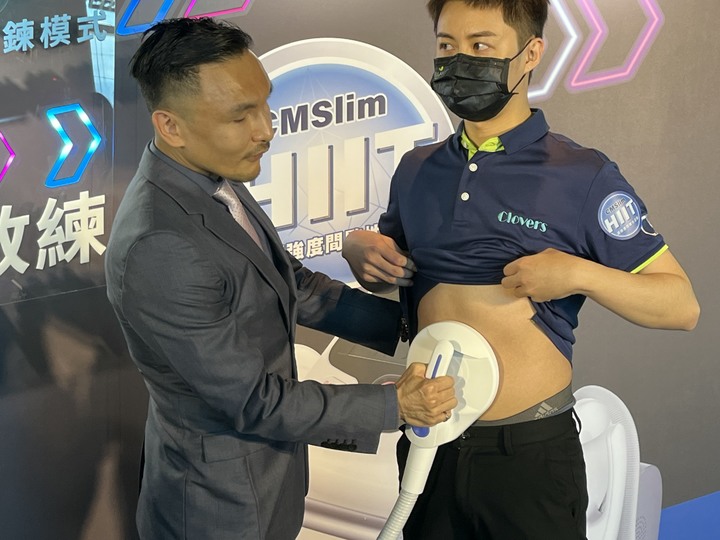 懶人腹肌養成靠CM Slim 高強度間歇訓練HIIT模式雕塑好體態
