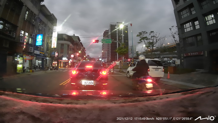 Mio MiVue™ 887 行車紀錄器開箱