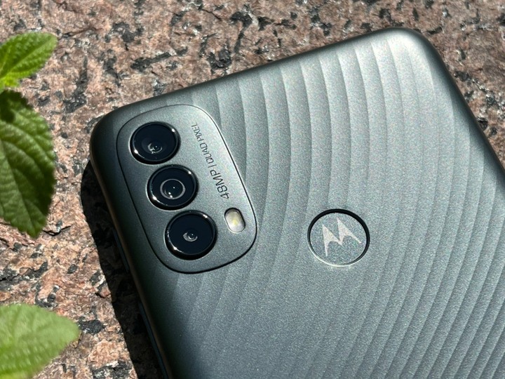 挑戰最高CP值：moto e40免四千 大螢幕大電量面面俱到【束褲開箱】