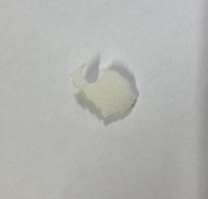 乳膠枕沒用幾天就開始脫落跟掉屑屑是正常的嗎?