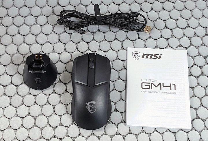 輕量好用的 MSI Clutch GM41 LIGHT WEIGHT WIRELESS 無線電競滑鼠開箱