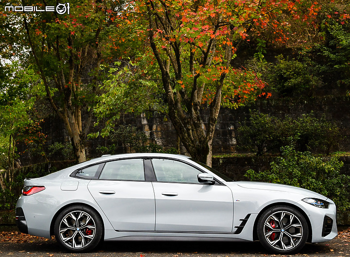 BMW大改款430i Gran Coupe M Sport試駕 │ 身著勁裝的文人，拿捏平衡的學問！