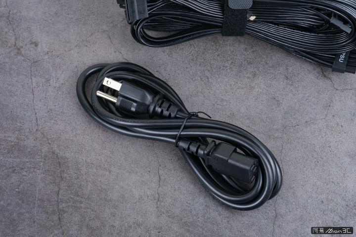 「開箱」全漢 FSP Hydro PTM PRO 850W - 防潮塗層很貼心，白金 10 年有保障