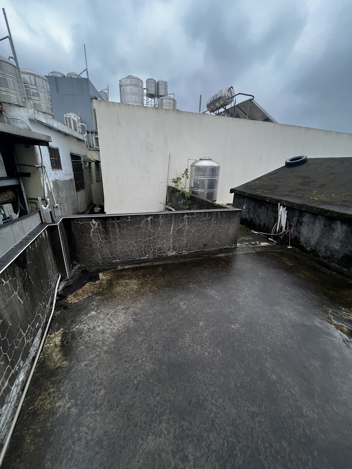 請教房屋嚴重漏水問題