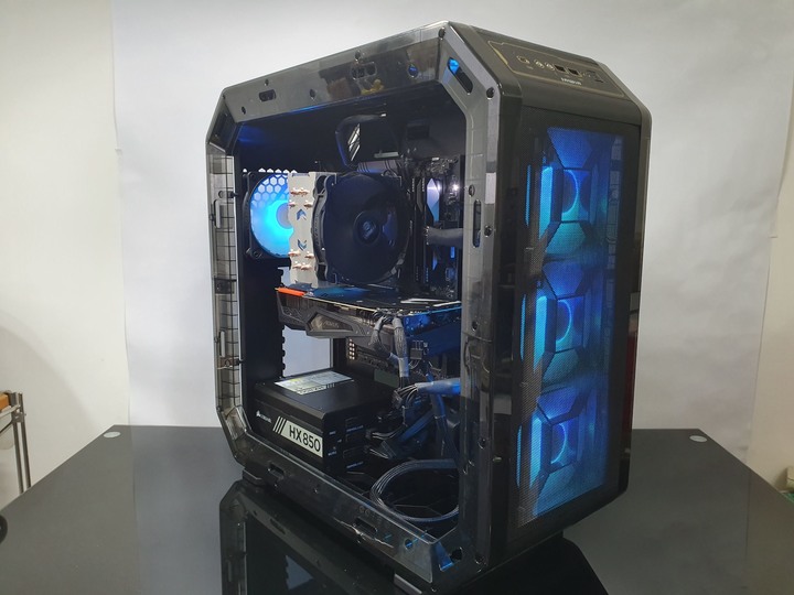 想玩機殼還是被機殼玩，InWin Airforce 魅影黑 組裝式機殼開箱試用