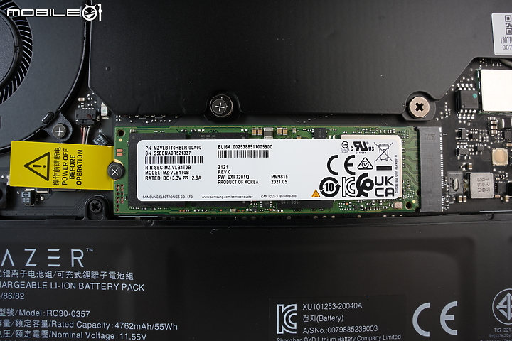 Razer Book Quartz 粉紅新色報到 USB-C 氮化鎵充電器同場實測