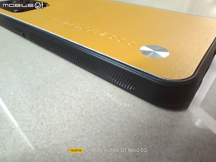 分享~realme GT Neo2 5G純色素皮保護殼（卡其黃）