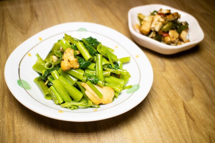結合鐵板料理與現炒!台中「喜廚燒餐館」家常菜彷彿回到家