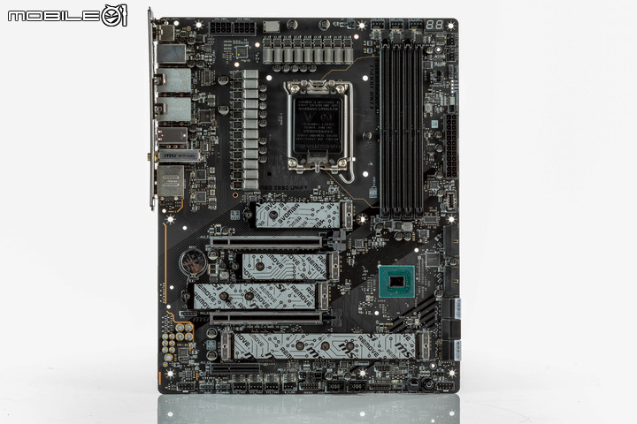MSI MEG Z690 Unify 主機板效能實測 以黑化低調設計隱藏高階實力