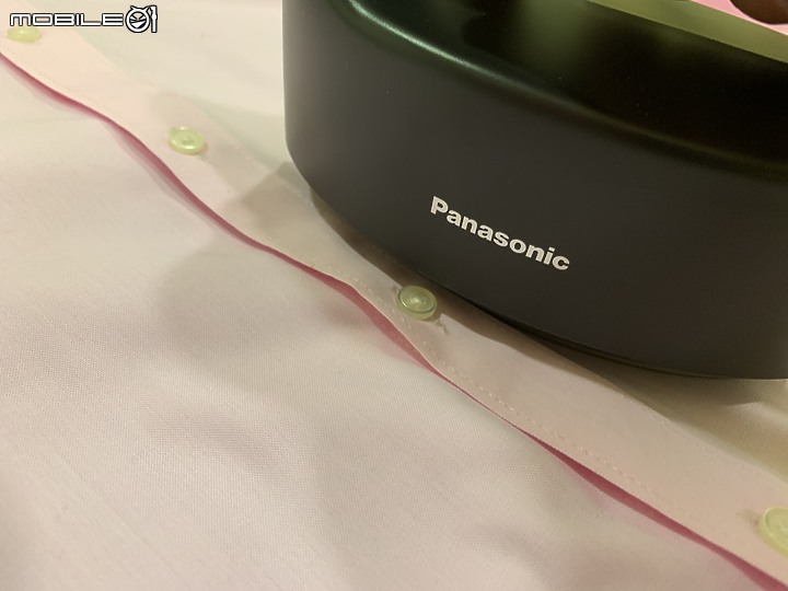 點我看大圖 【分享】熨斗真的只是熨斗這麼簡單?Panasonic NI-FS770二合一蒸氣電熨斗體驗心得
