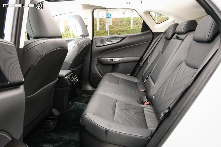 Lexus大改款NX350h試駕|除了是銷售冠軍傳人,還有更多你不知道的事