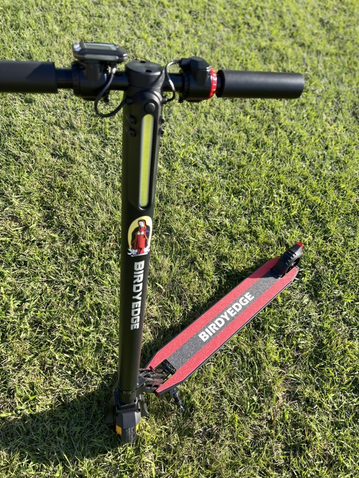 【BIRDYEDGE 電動滑板車選購建議 】2萬 ?! 不用真的嗎 !!!這款MIT CP值超高，最高30KM，雙避震，剎車。