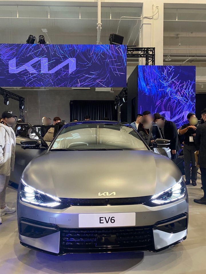點我看大圖 KIA品牌大變身,EV6 電動車感覺滿值得期待?!