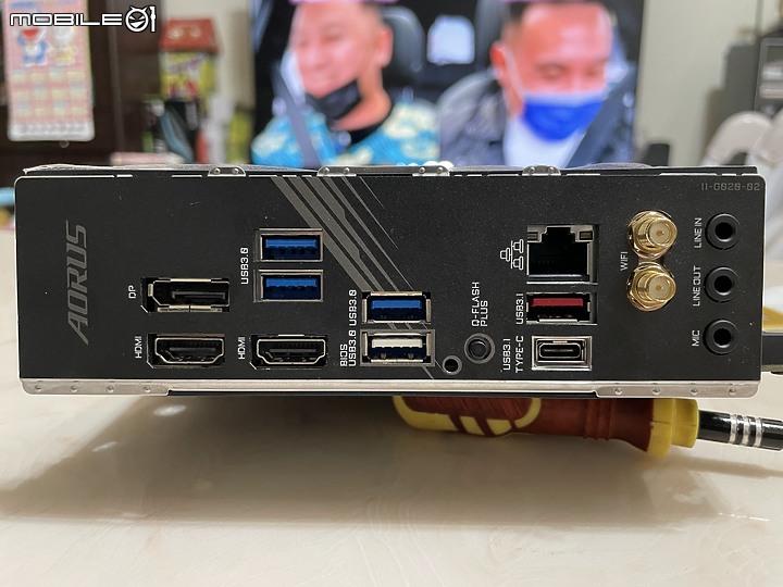 點我看大圖 礦潮下的多顯示輸出方案 AMD 5700G & X570I AORUS PRO WIFI