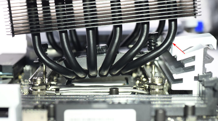 THERMALRIGHT PEERLESS ASSASSIN 120 BLACK散熱器簡介及測試