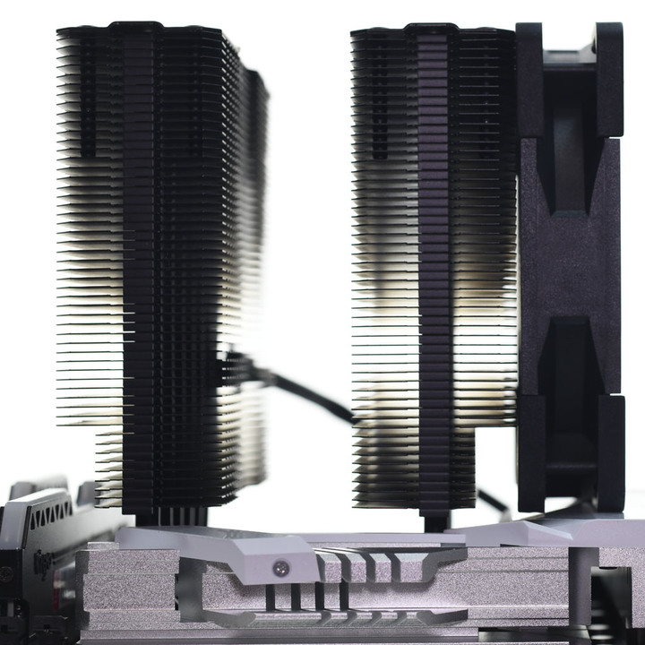 THERMALRIGHT PEERLESS ASSASSIN 120 BLACK散熱器簡介及測試